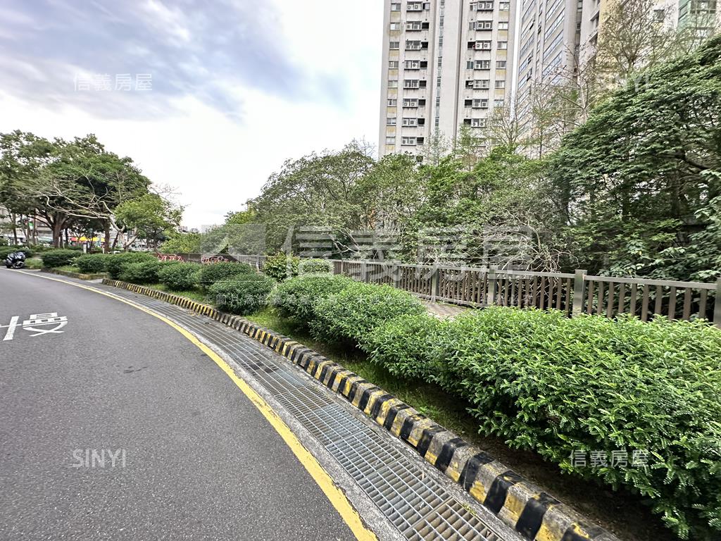 國泰標格３樓美寓房屋室內格局與周邊環境