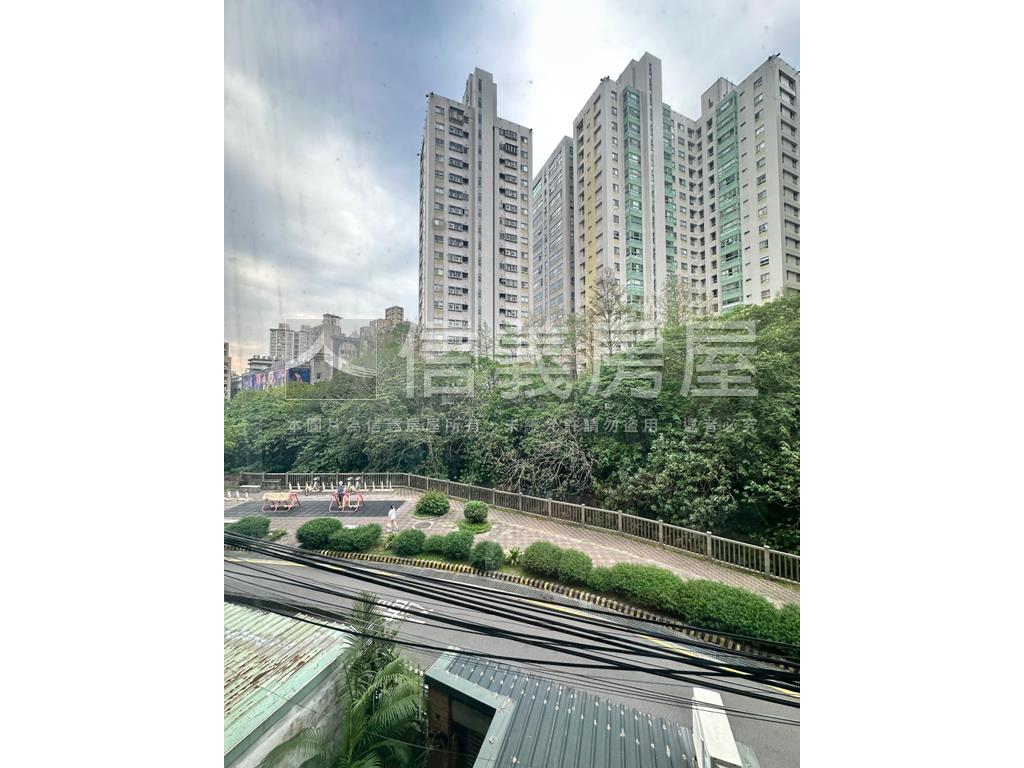 國泰標格３樓美寓房屋室內格局與周邊環境