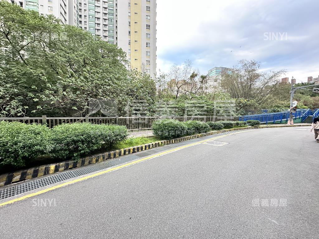 國泰標格３樓美寓房屋室內格局與周邊環境