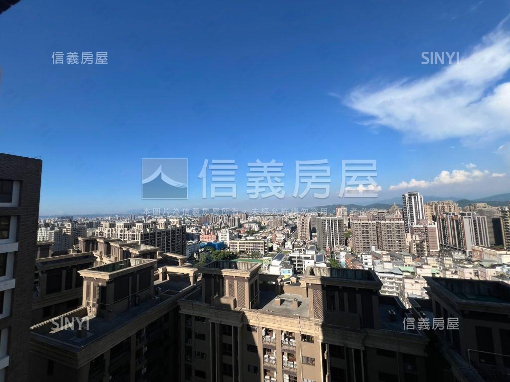 三本。陽光燦爛大套房車位房屋室內格局與周邊環境