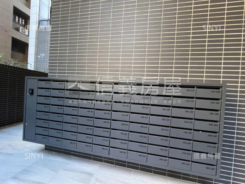 三本。陽光燦爛大套房車位房屋室內格局與周邊環境