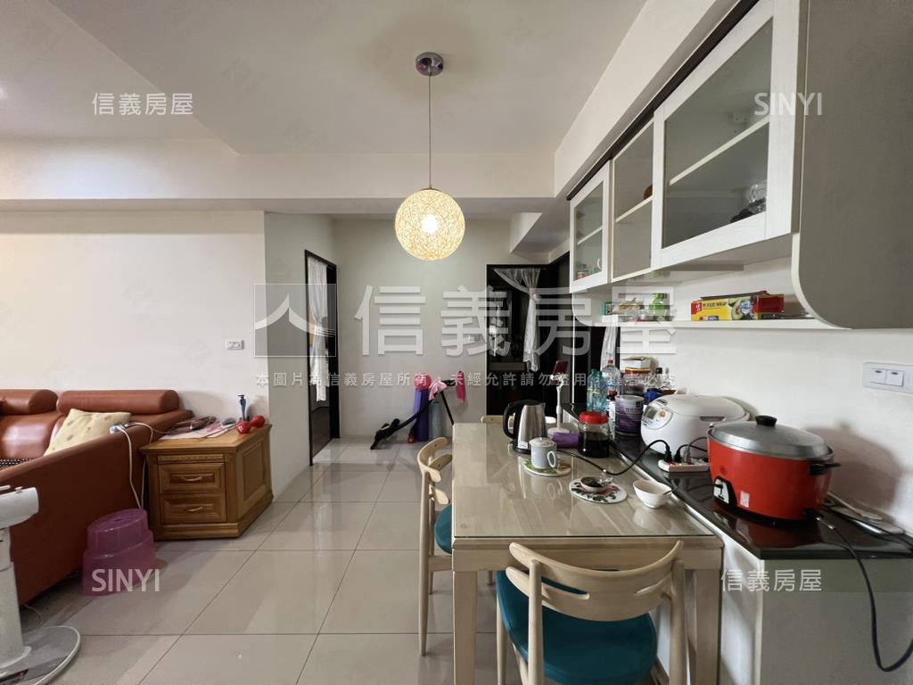 新麗馳視野三房平車。瑰寶房屋室內格局與周邊環境