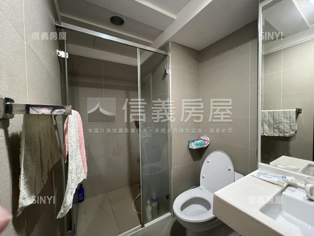 新麗馳視野三房平車。瑰寶房屋室內格局與周邊環境