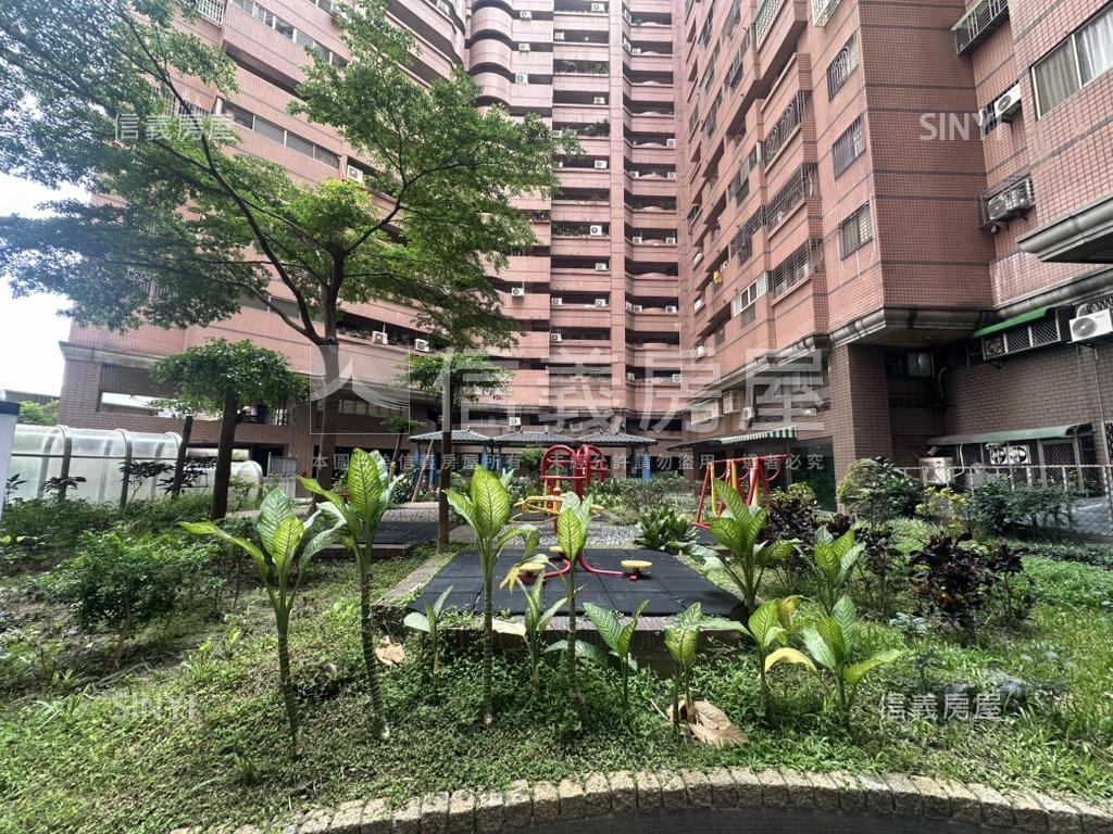 近五權車站衛浴開窗套房房屋室內格局與周邊環境