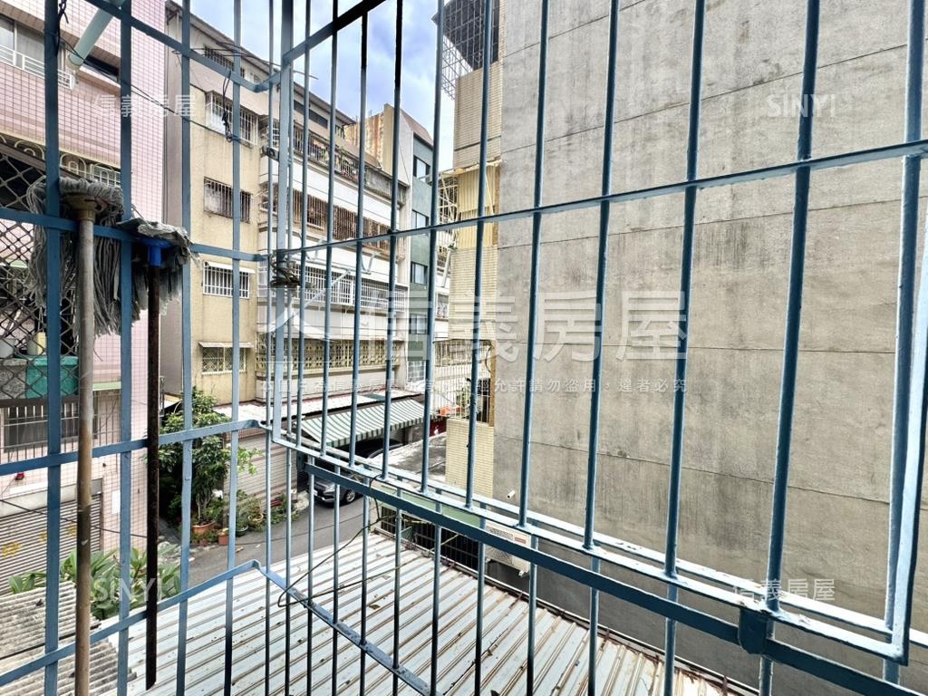 近三多商圈邊間採光大三房房屋室內格局與周邊環境