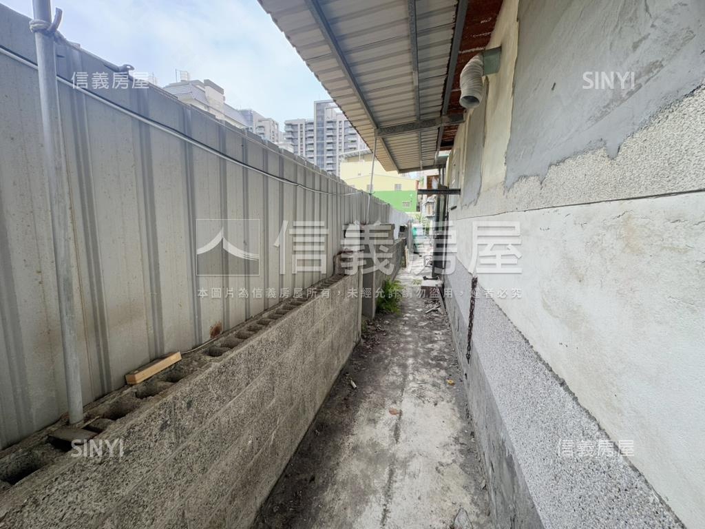 近市府美巷道面寬公寓一樓房屋室內格局與周邊環境