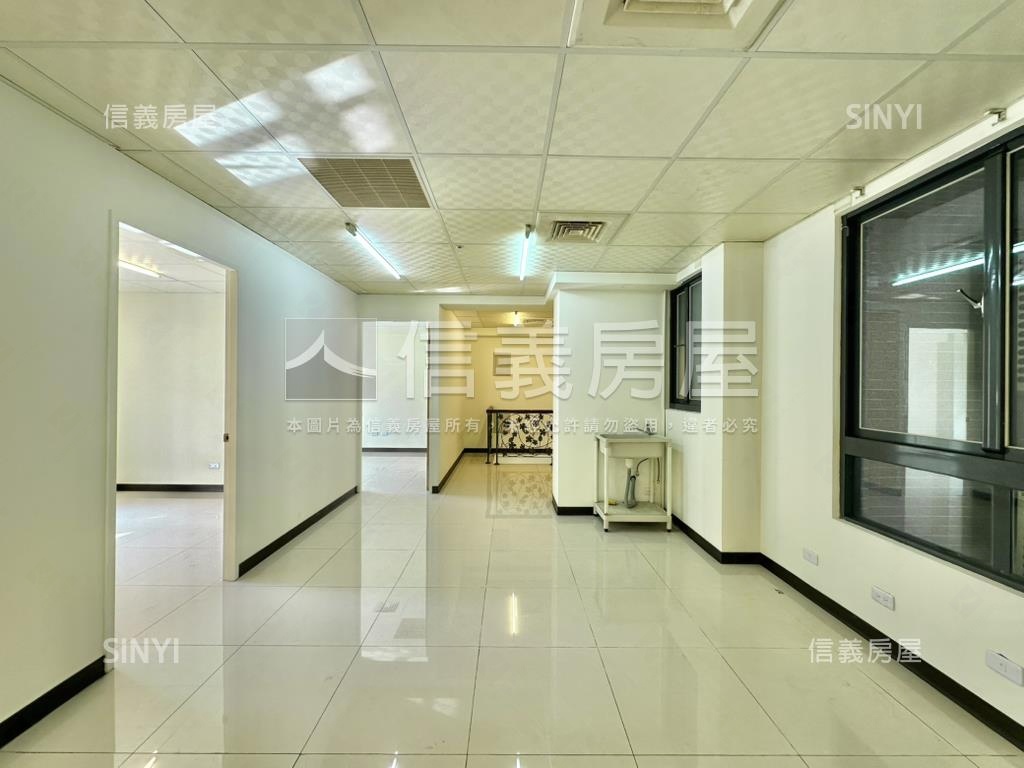 烏日裕國豐田９米面寬店面房屋室內格局與周邊環境