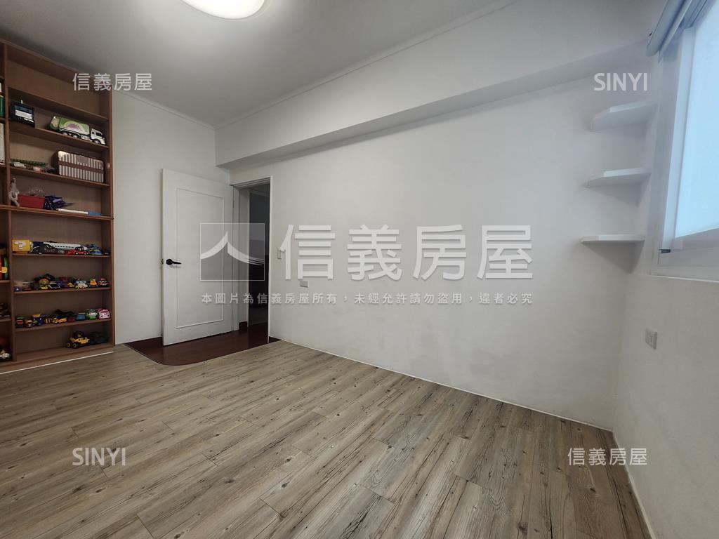 國泰森寓｜稀有平車採光宅房屋室內格局與周邊環境