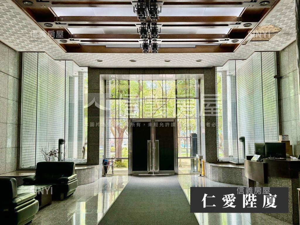 朝北陛廈附車位房屋室內格局與周邊環境