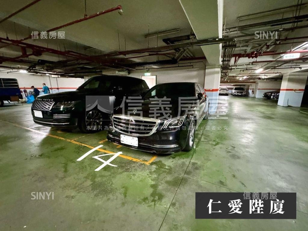 朝北陛廈附車位房屋室內格局與周邊環境