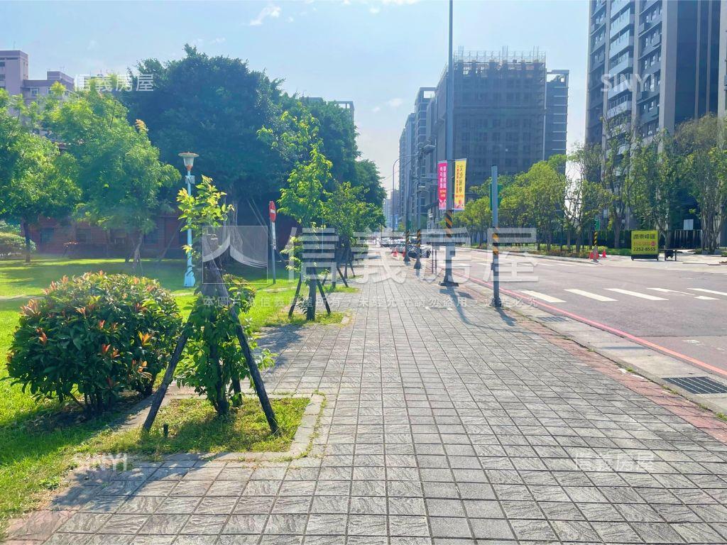 仰真、景觀兩房車位房屋室內格局與周邊環境