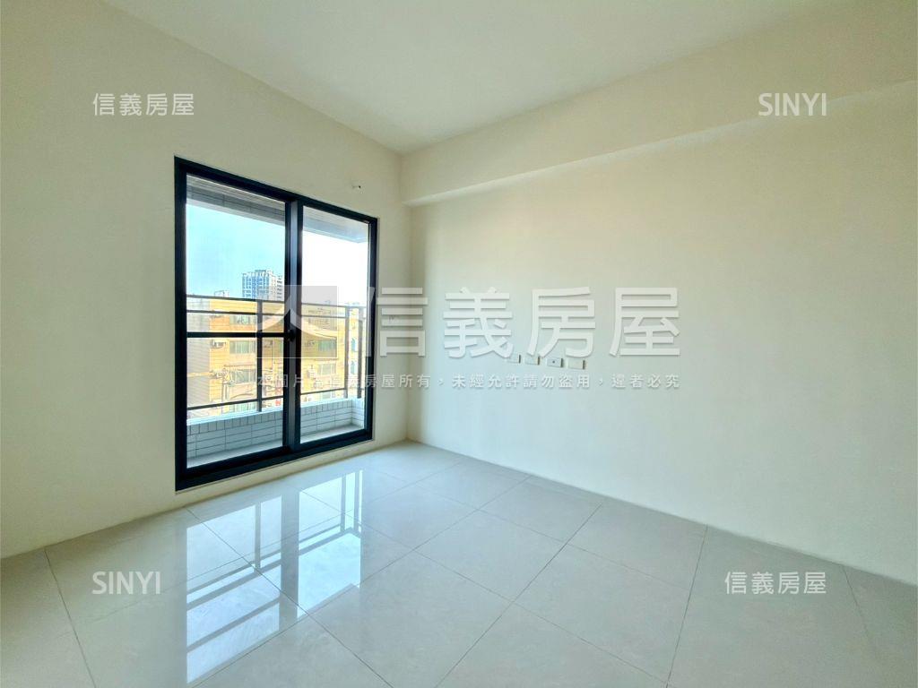 新竹綠光森林精品美３房房屋室內格局與周邊環境