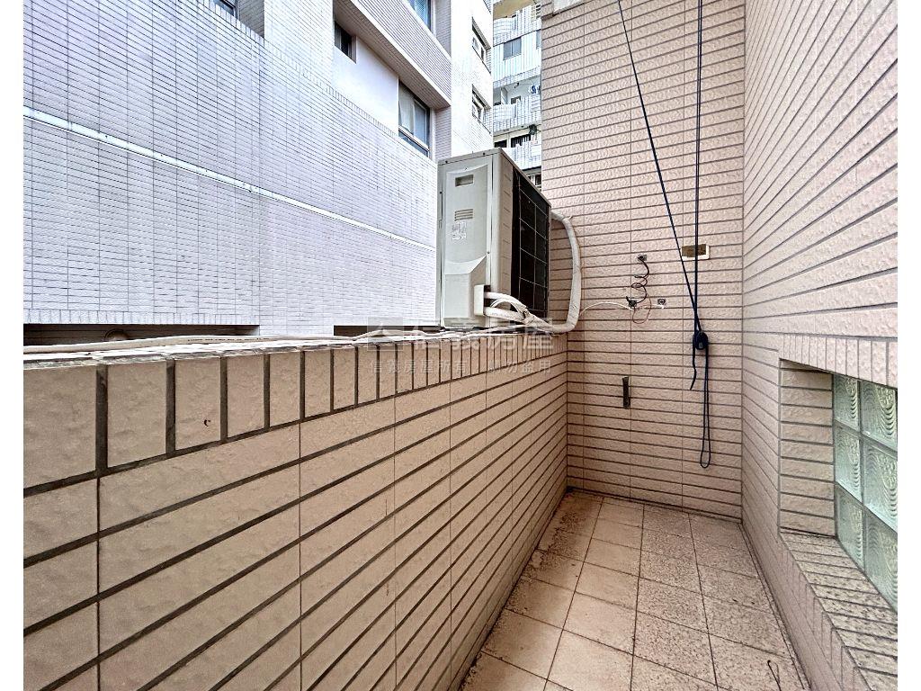 ３６地坪稀有營運中診所房屋室內格局與周邊環境