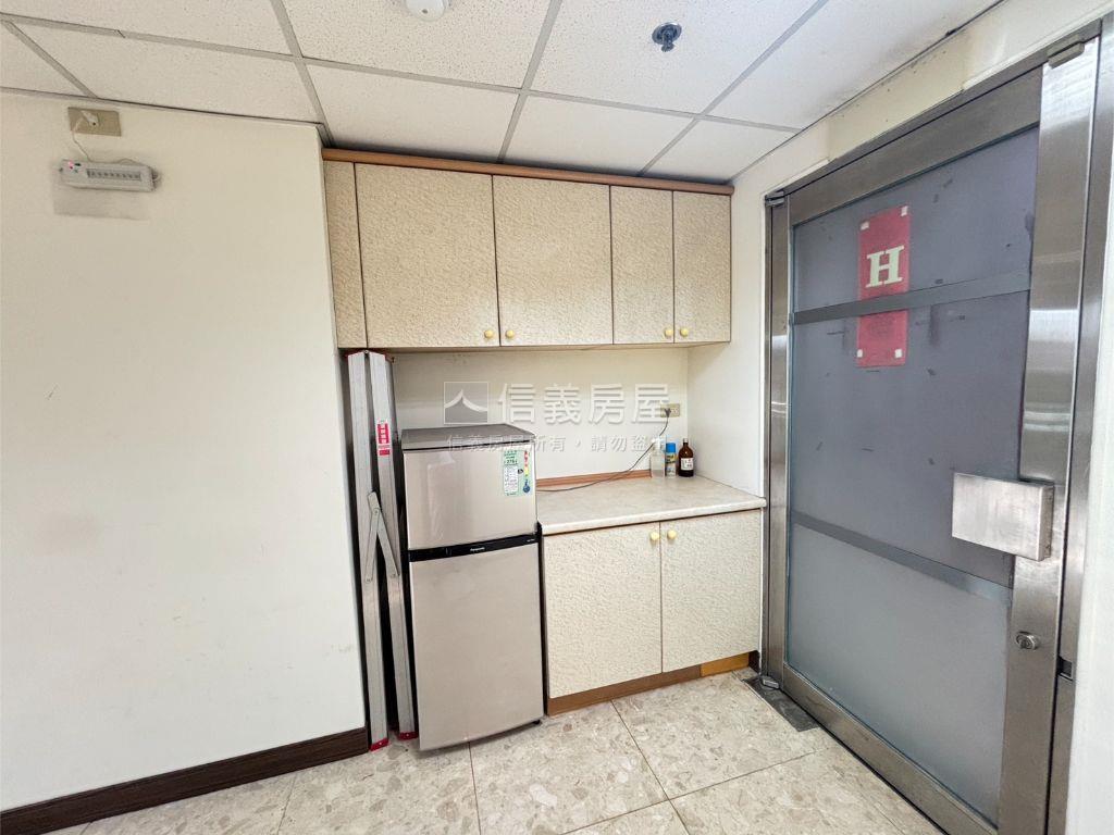 科技大樓捷運站獨立辦公房屋室內格局與周邊環境