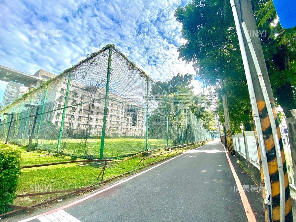 家專大學城套房房屋室內格局與周邊環境