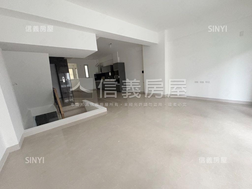 雙車墅約１年屋齡雅致透天房屋室內格局與周邊環境