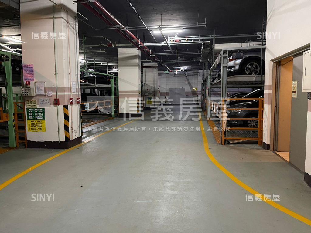 有坡道車位好停管理車位房屋室內格局與周邊環境