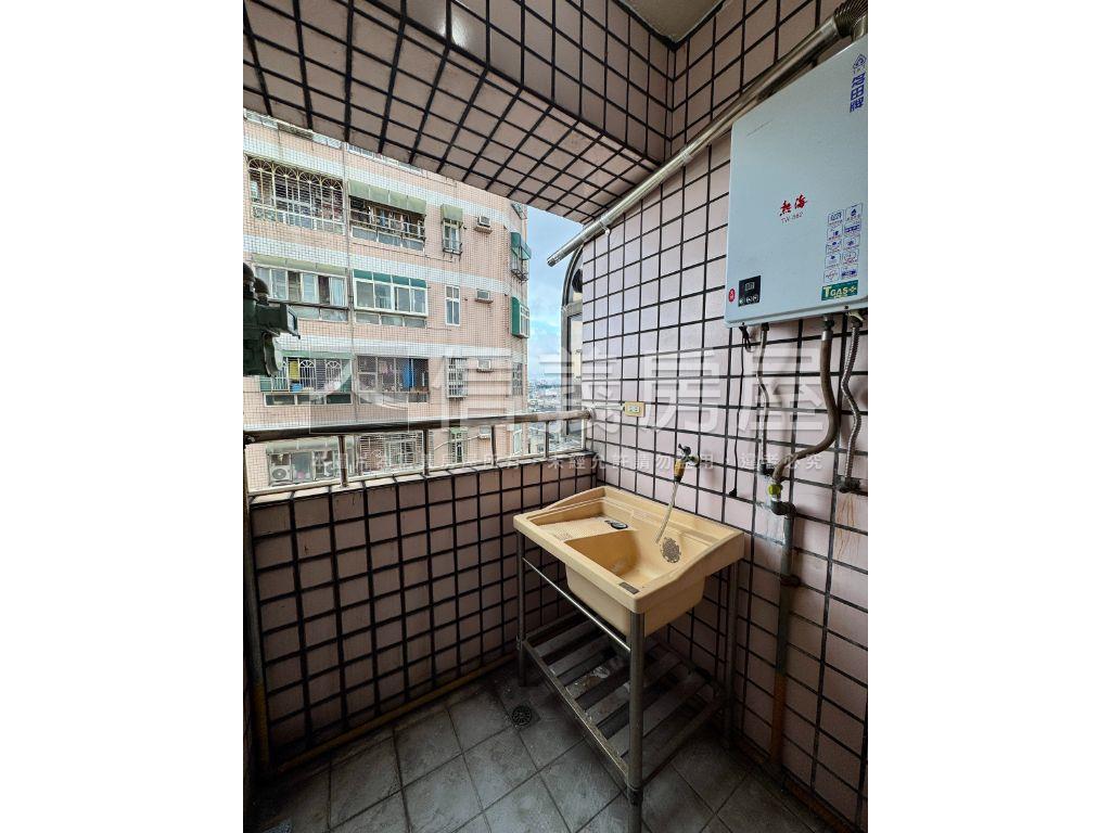 世紀名園舒適三房房屋室內格局與周邊環境