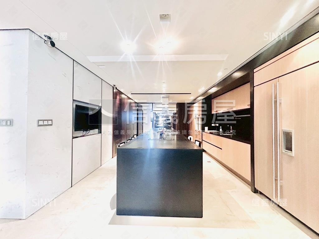 寶輝一品美妝合併戶六車位房屋室內格局與周邊環境