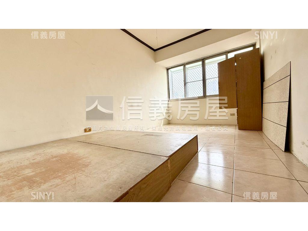 稀有逢甲四房平車大空間房屋室內格局與周邊環境