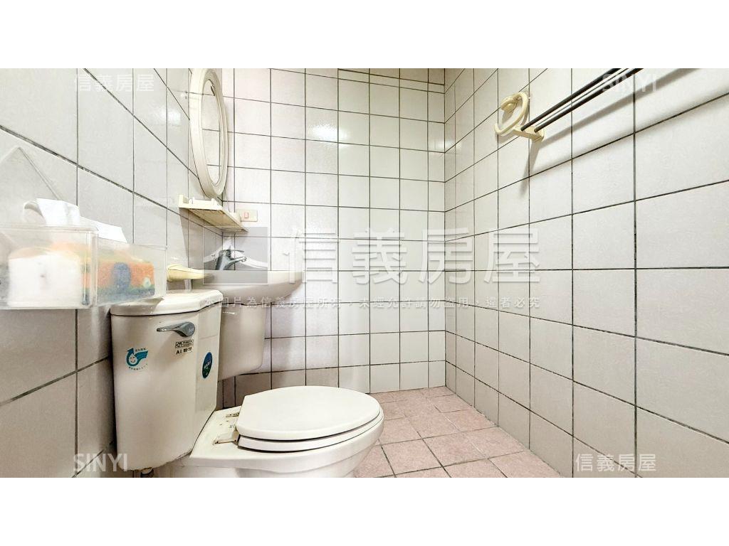 稀有逢甲四房平車大空間房屋室內格局與周邊環境