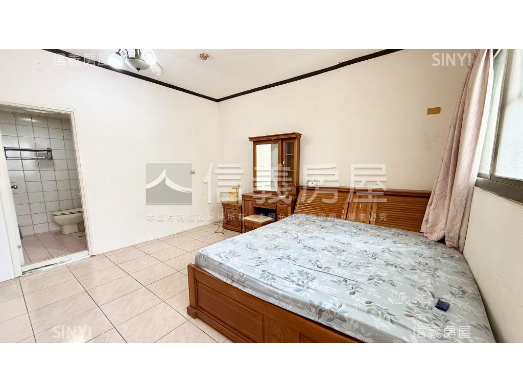 稀有逢甲四房平車大空間房屋室內格局與周邊環境