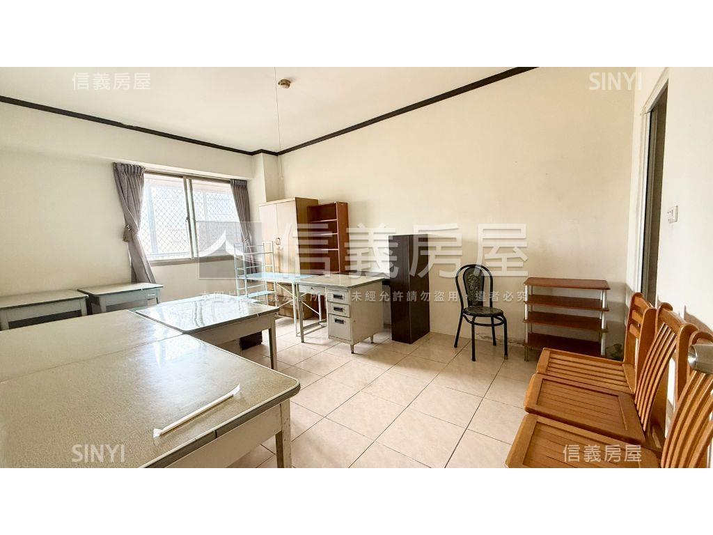 稀有逢甲四房平車大空間房屋室內格局與周邊環境