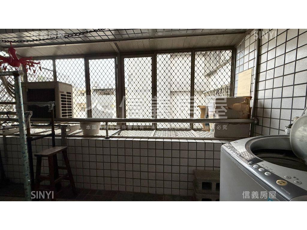 稀有逢甲四房平車大空間房屋室內格局與周邊環境