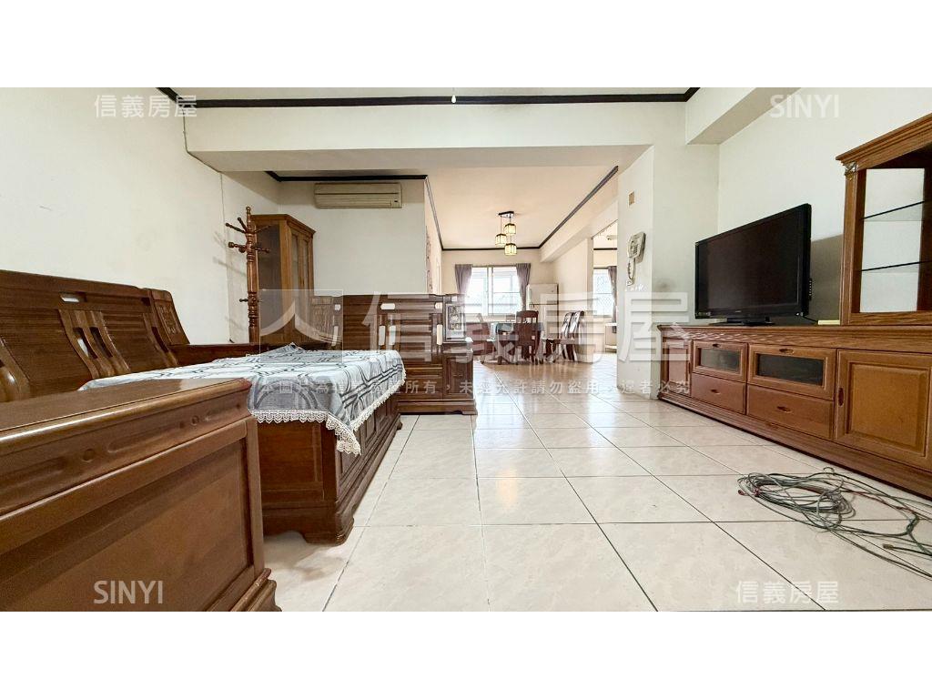 稀有逢甲四房平車大空間房屋室內格局與周邊環境