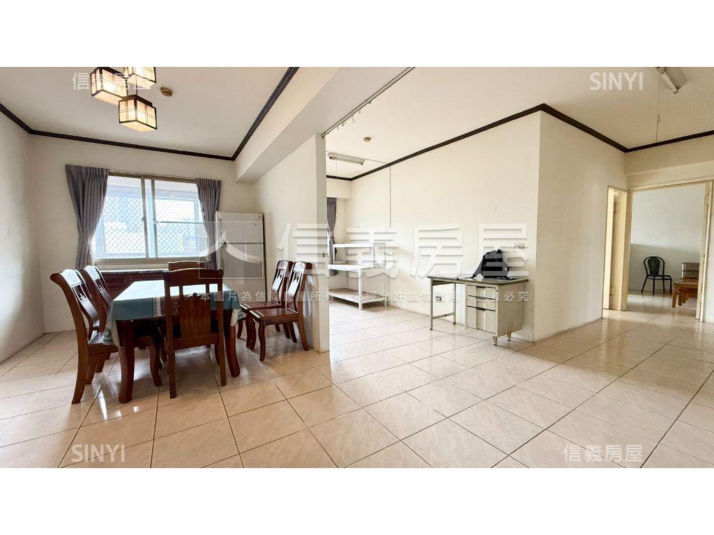 稀有逢甲四房平車大空間房屋室內格局與周邊環境