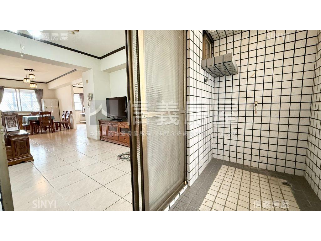 稀有逢甲四房平車大空間房屋室內格局與周邊環境