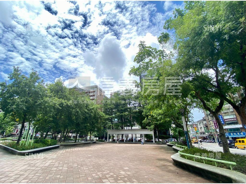 忠孝復興華廈３房面８米巷房屋室內格局與周邊環境