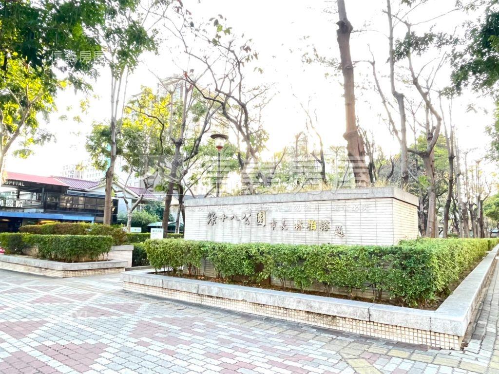 強！精誠路大面寬角店房屋室內格局與周邊環境