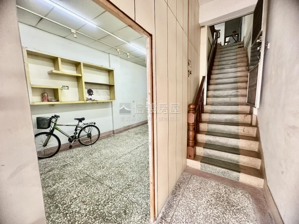 草屯大地坪臨路透天金店面房屋室內格局與周邊環境