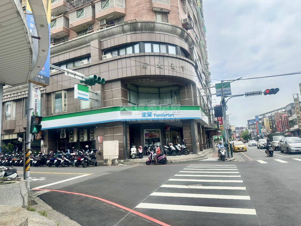 草屯大地坪臨路透天金店面房屋室內格局與周邊環境
