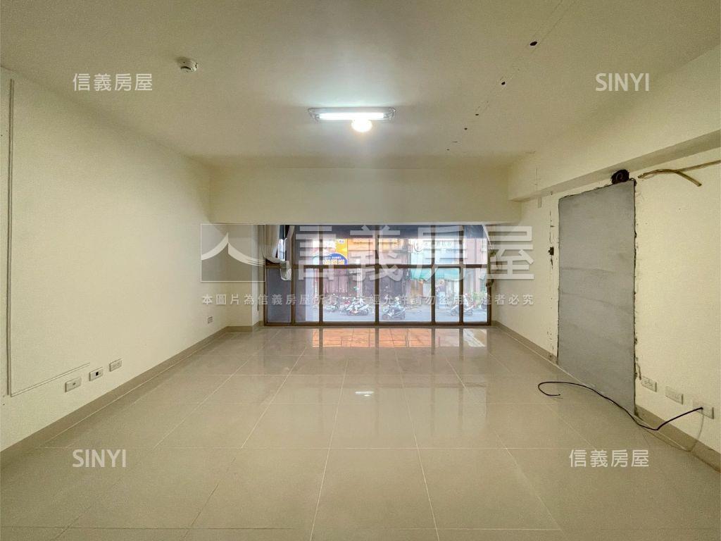 超商旁面寬４米６霸氣店面房屋室內格局與周邊環境