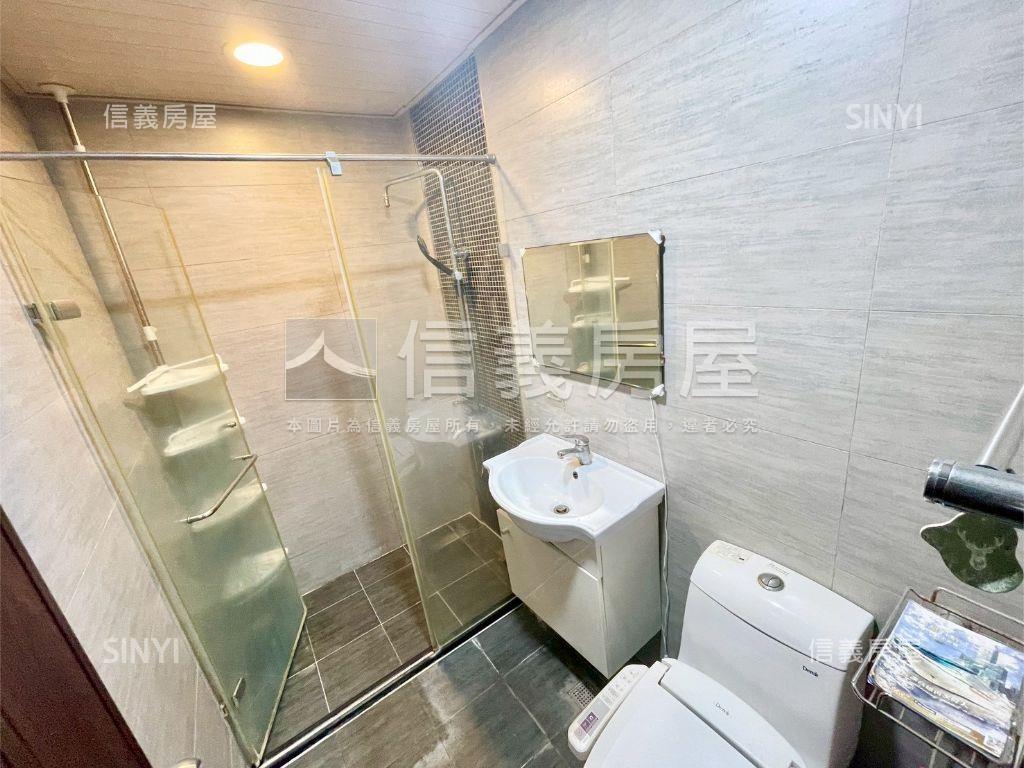 超商旁面寬４米６霸氣店面房屋室內格局與周邊環境