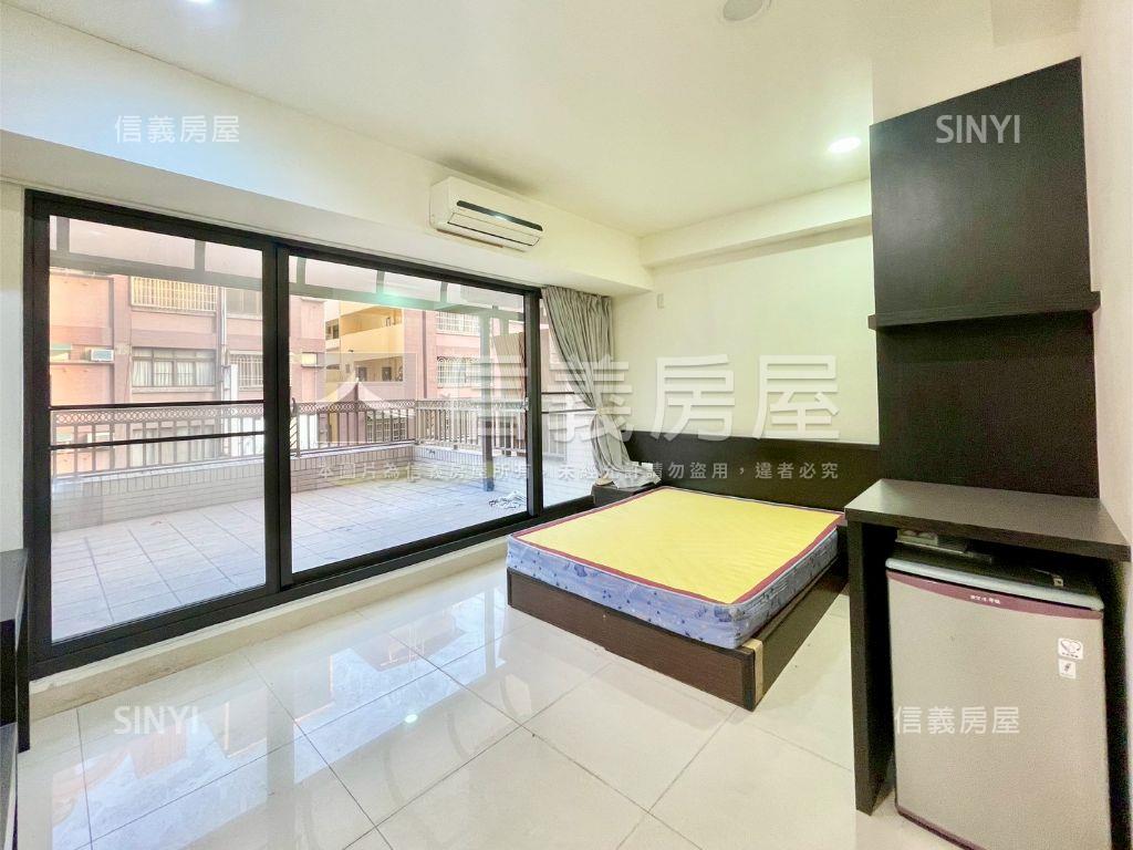 超商旁面寬４米６霸氣店面房屋室內格局與周邊環境