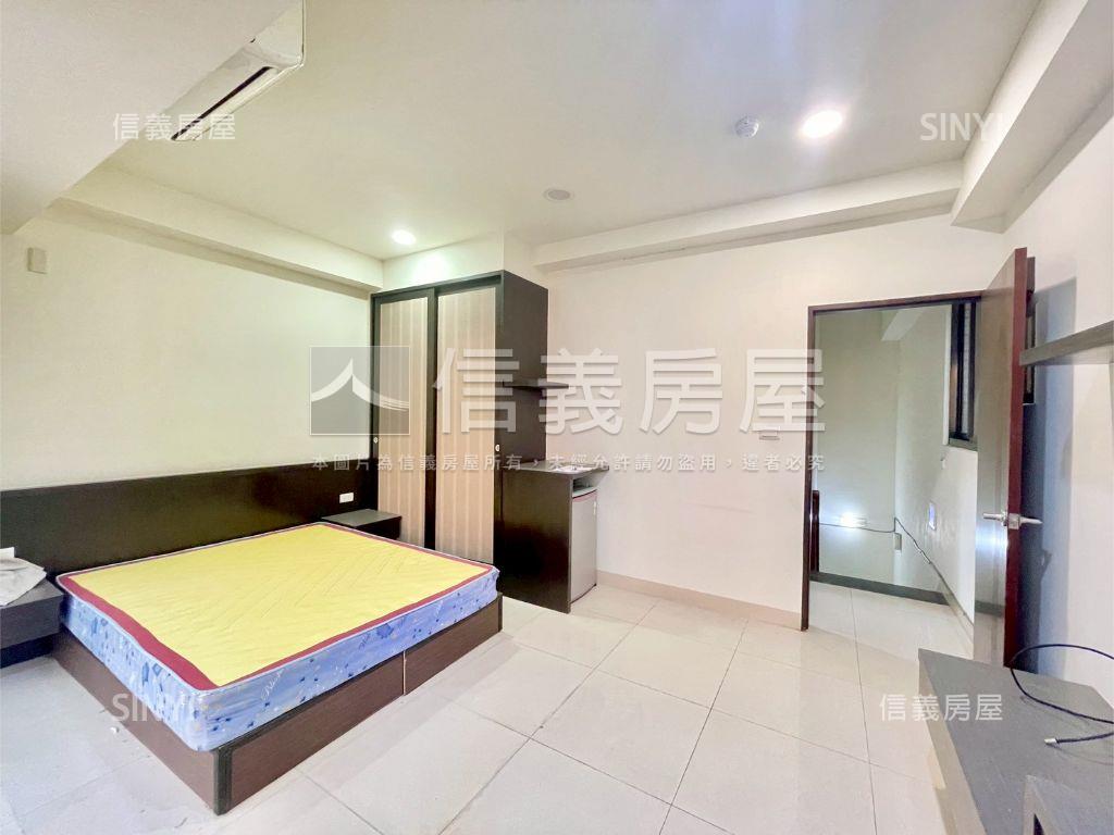 超商旁面寬４米６霸氣店面房屋室內格局與周邊環境