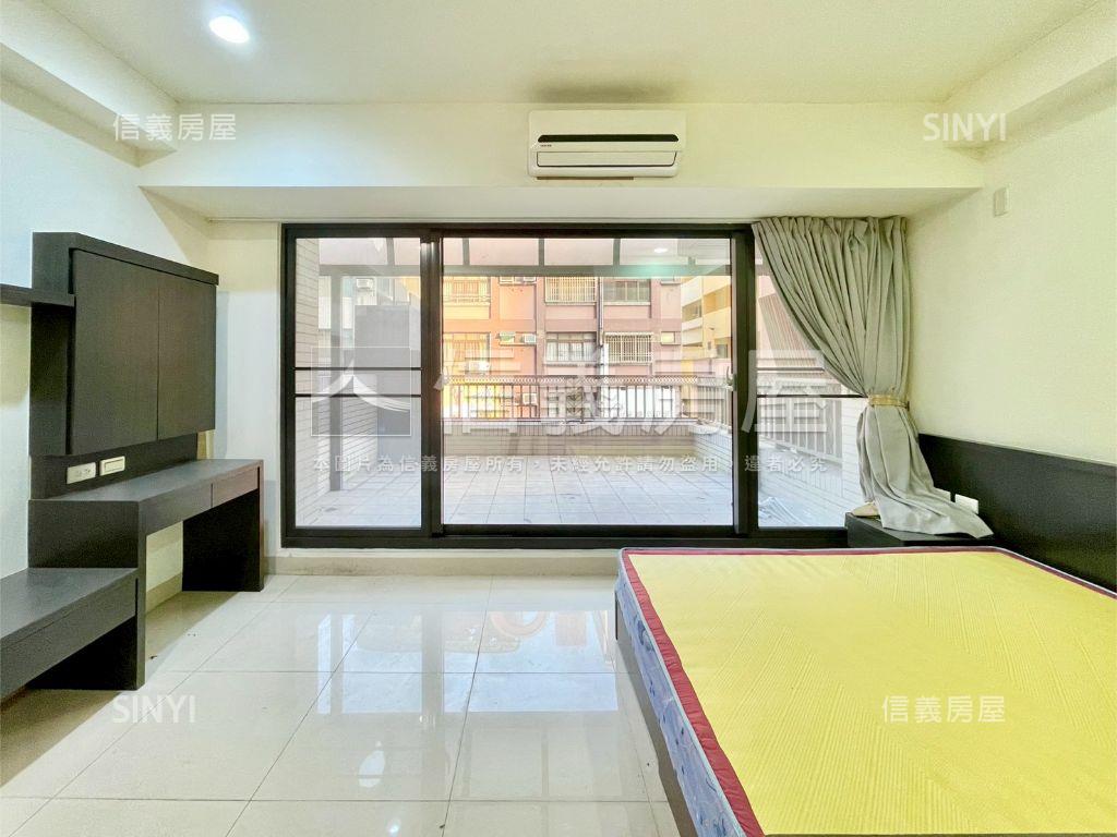 超商旁面寬４米６霸氣店面房屋室內格局與周邊環境