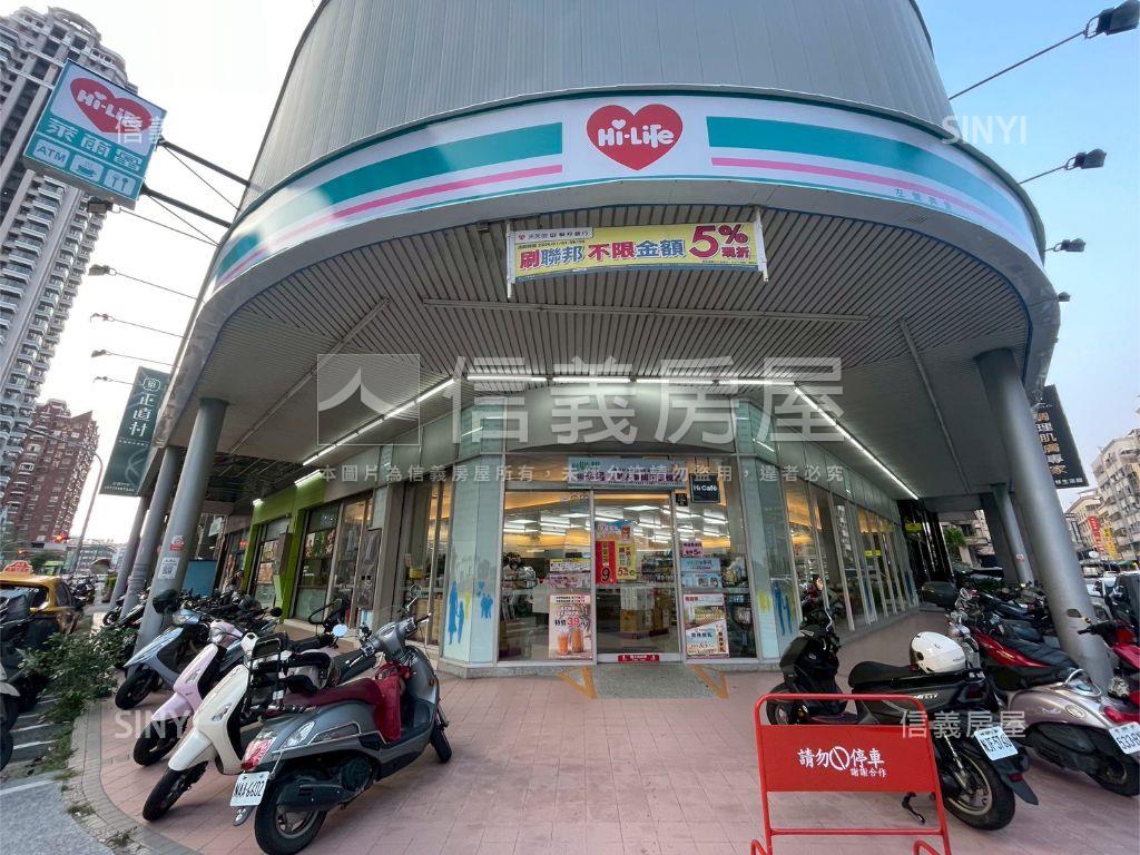 超商旁面寬４米６霸氣店面房屋室內格局與周邊環境