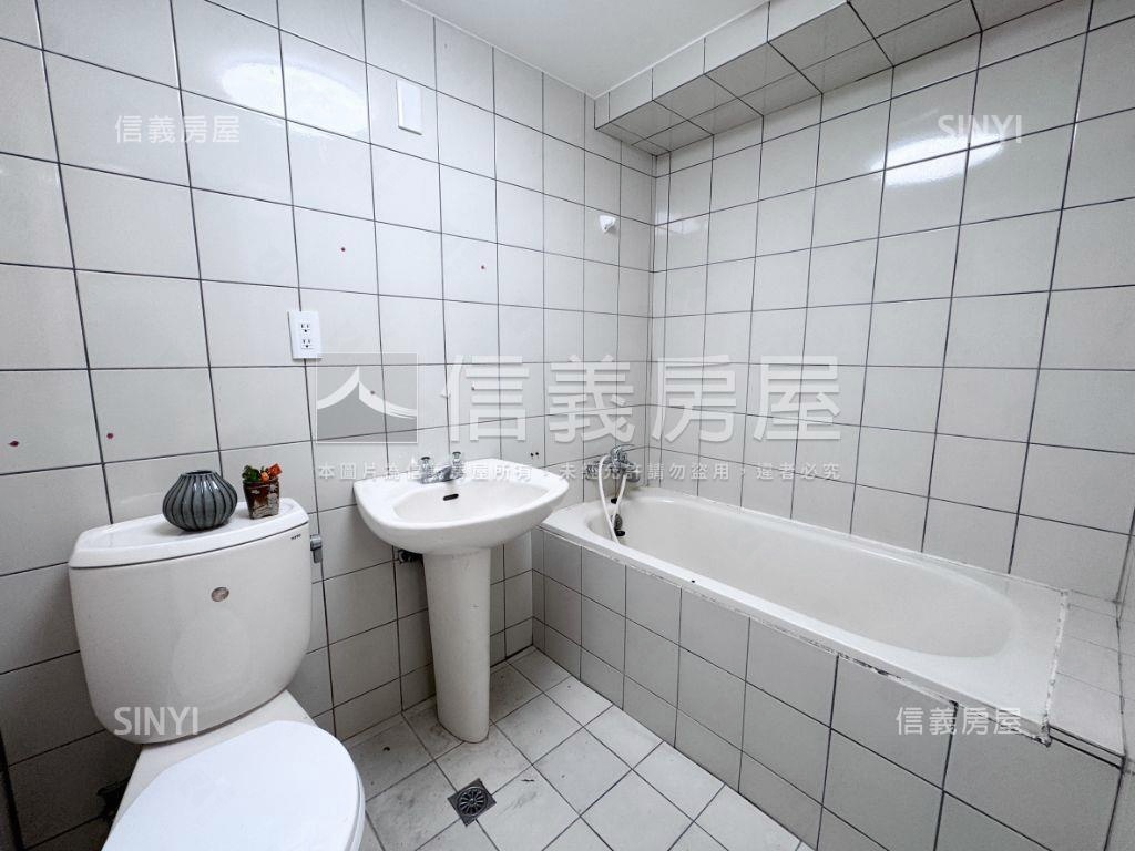 濱湖特區Ａ·光韻三房電梯房屋室內格局與周邊環境