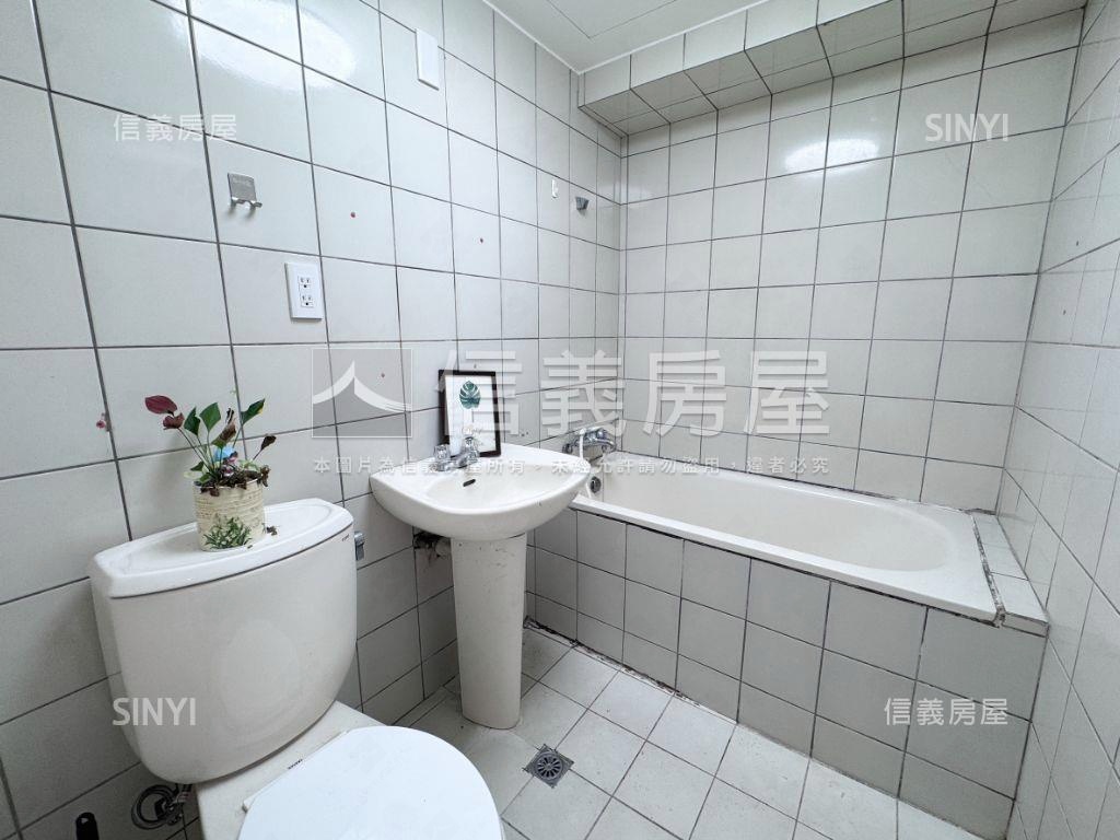 濱湖特區Ａ·光韻三房電梯房屋室內格局與周邊環境