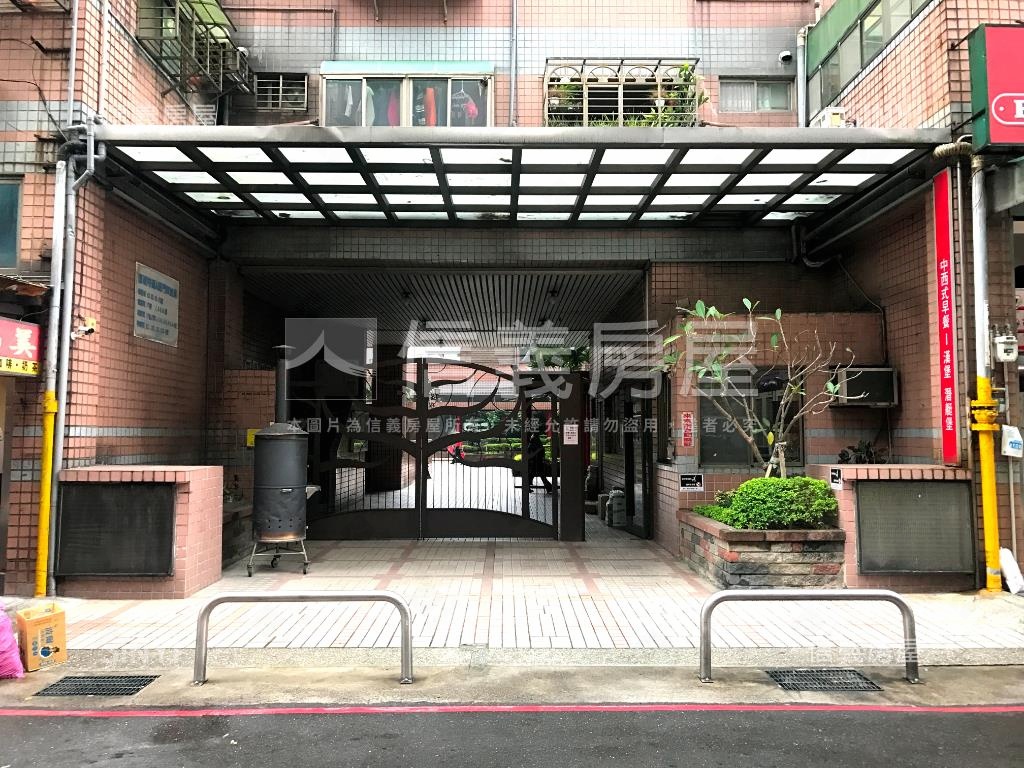 濱湖特區Ａ·光韻三房電梯房屋室內格局與周邊環境