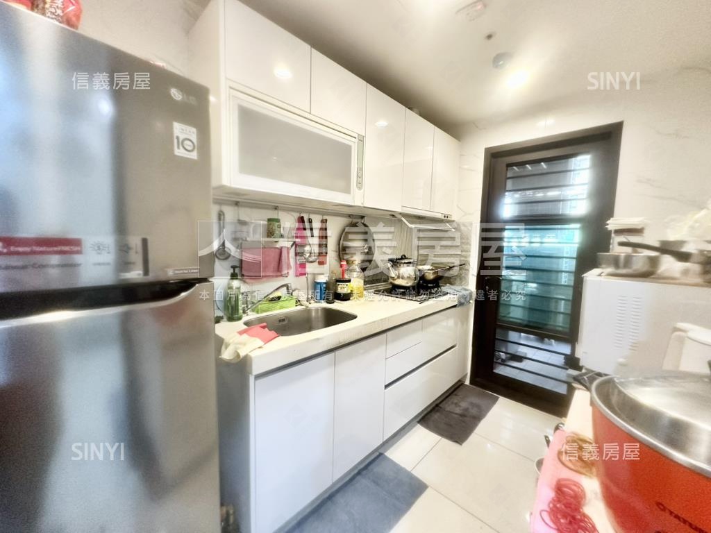 雲品三房平車這間好香房屋室內格局與周邊環境