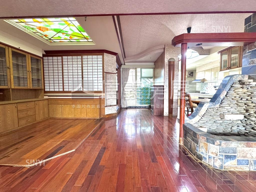 近捷運站大四房平車房屋室內格局與周邊環境