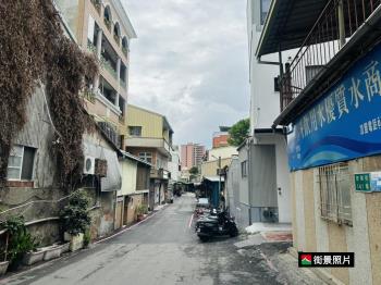 成大育樂街邊間透天