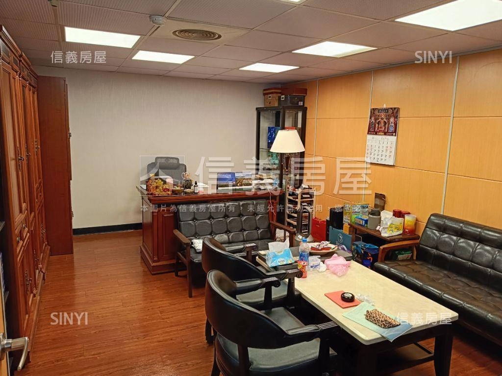 正南京東路第一排辦公房屋室內格局與周邊環境
