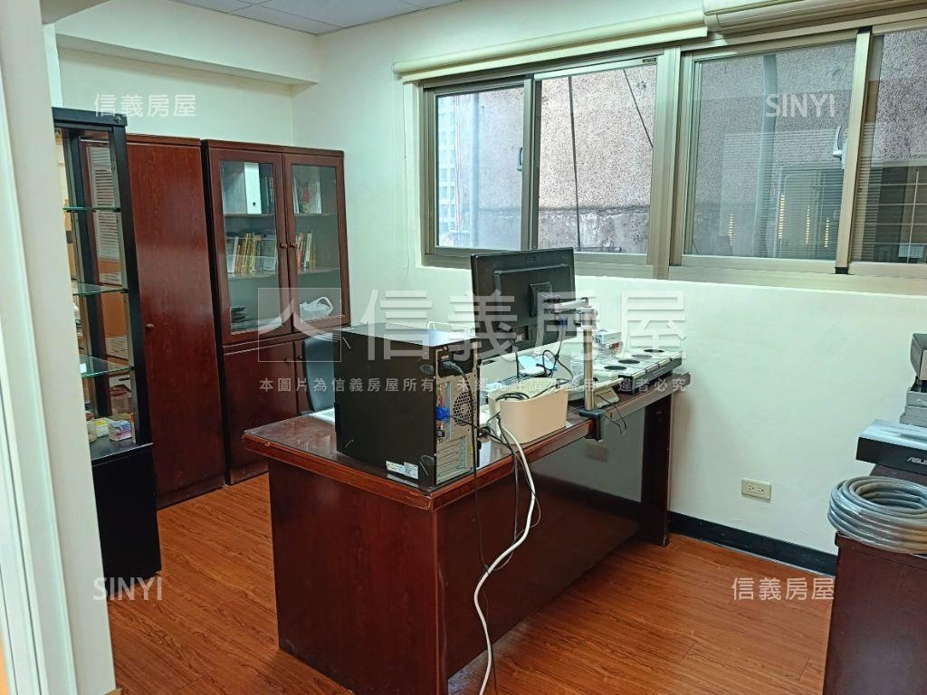 正南京東路第一排辦公房屋室內格局與周邊環境