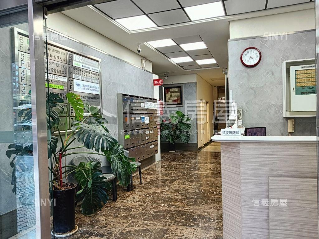 正南京東路第一排辦公房屋室內格局與周邊環境